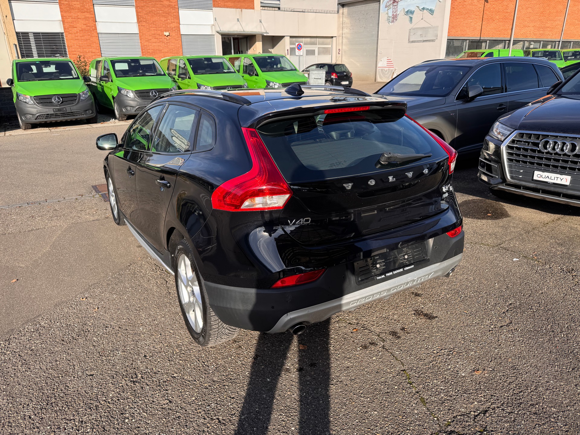 VOLVO V40 Cross Country T4 2.0 AWD Summum Geartronic-image-2