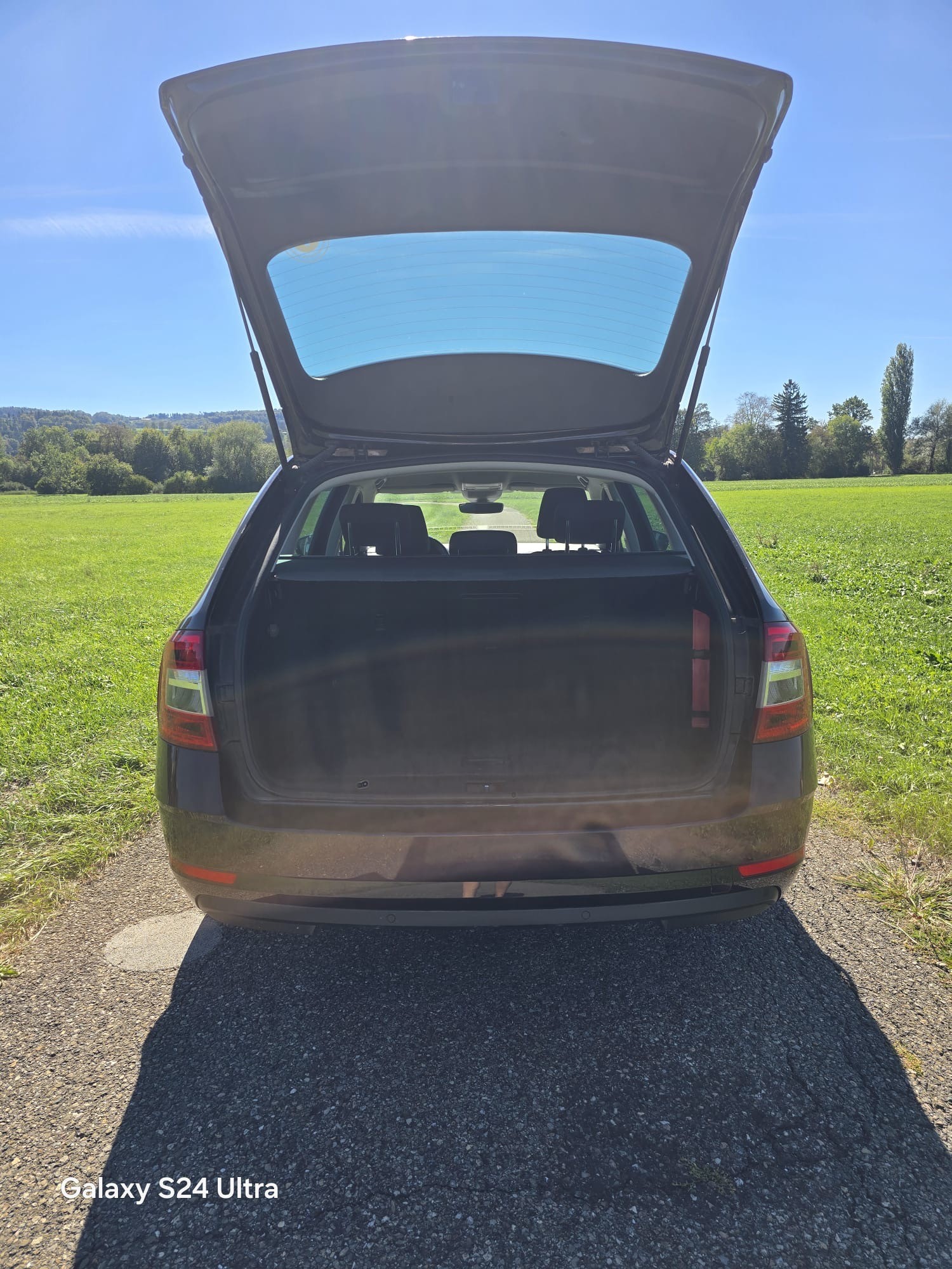 SKODA Octavia Combi 2.0 TDI Ambition 4x4 DSG-image-12