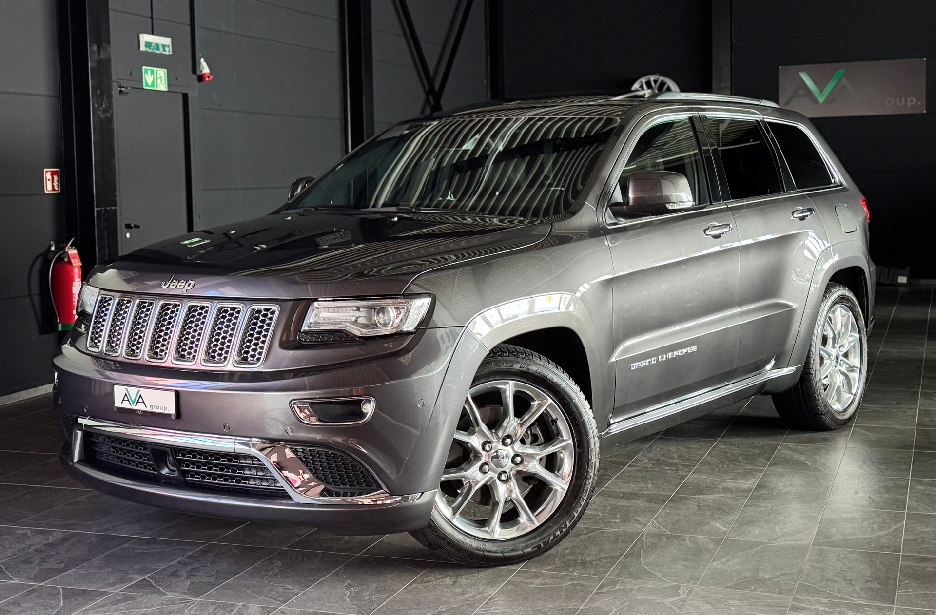 JEEP Grand Cherokee 3.0 CRD Summit Automatic-image-2