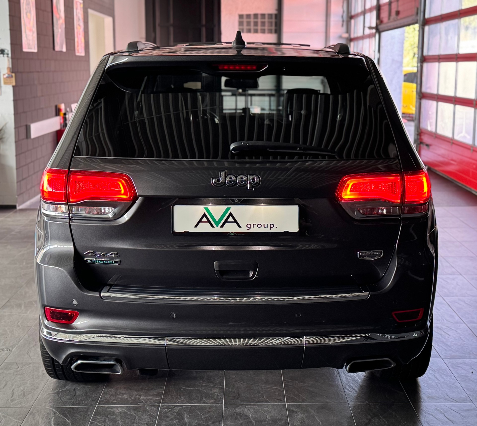 JEEP Grand Cherokee 3.0 CRD Summit Automatic-image-6