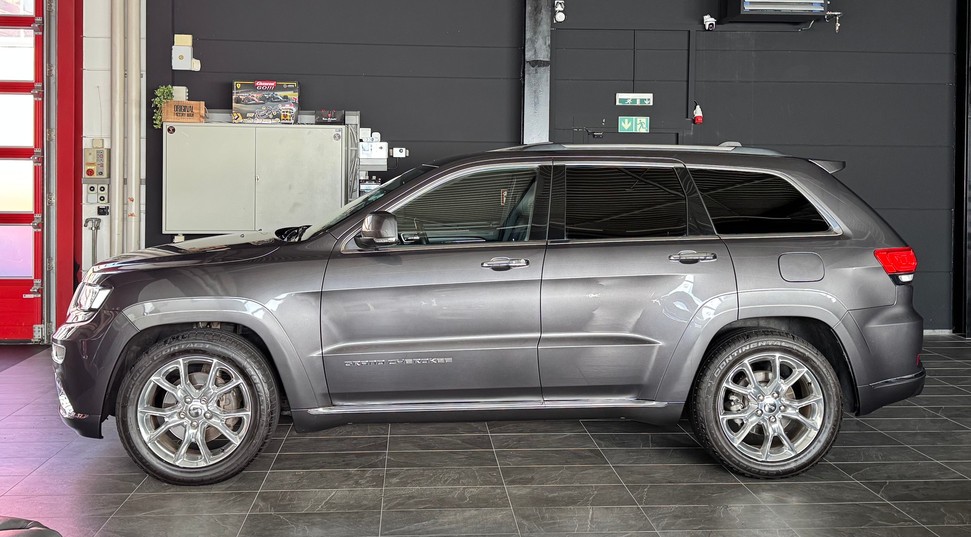 JEEP Grand Cherokee 3.0 CRD Summit Automatic-image-4