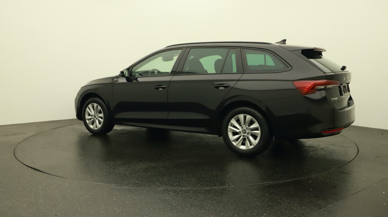 SKODA Octavia Combi 2.0 TDI DSG Selection-image-2