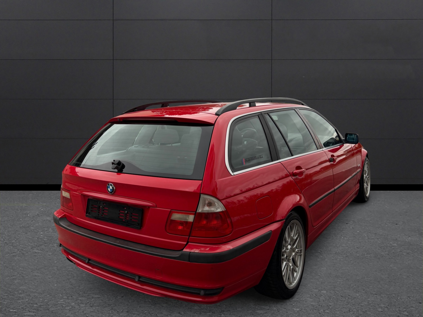 BMW 328i Touring Automat-showroom-element-3