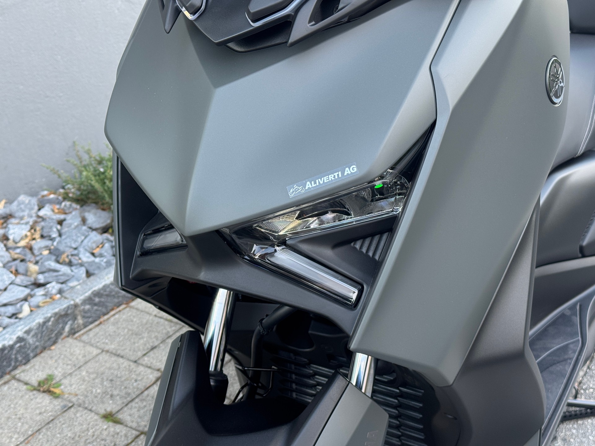 YAMAHA X-Max 300-showroom-element-2