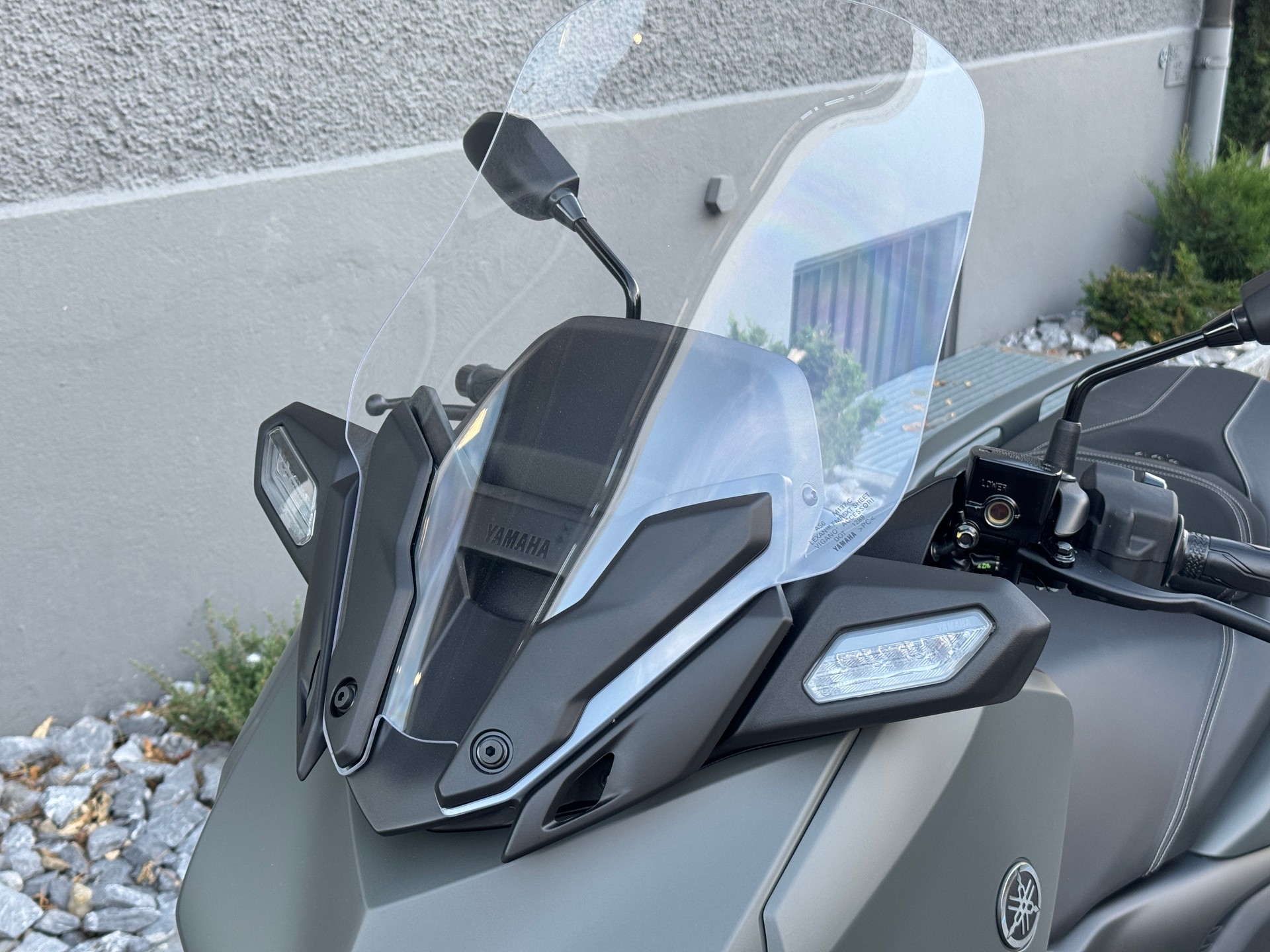YAMAHA X-Max 300-showroom-element-1
