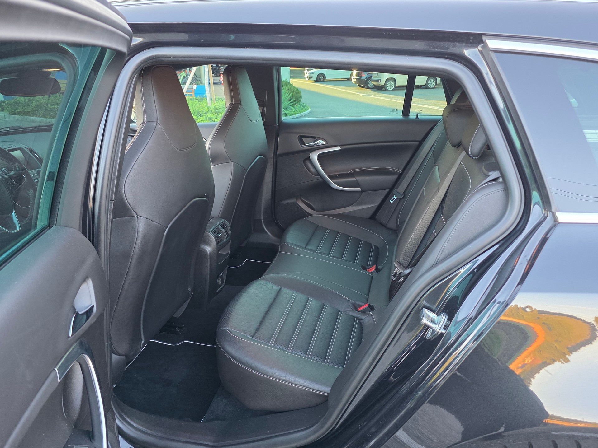 OPEL Insignia Sports Tourer 2.8 Turbo OPC 4WD Automatic-image-9
