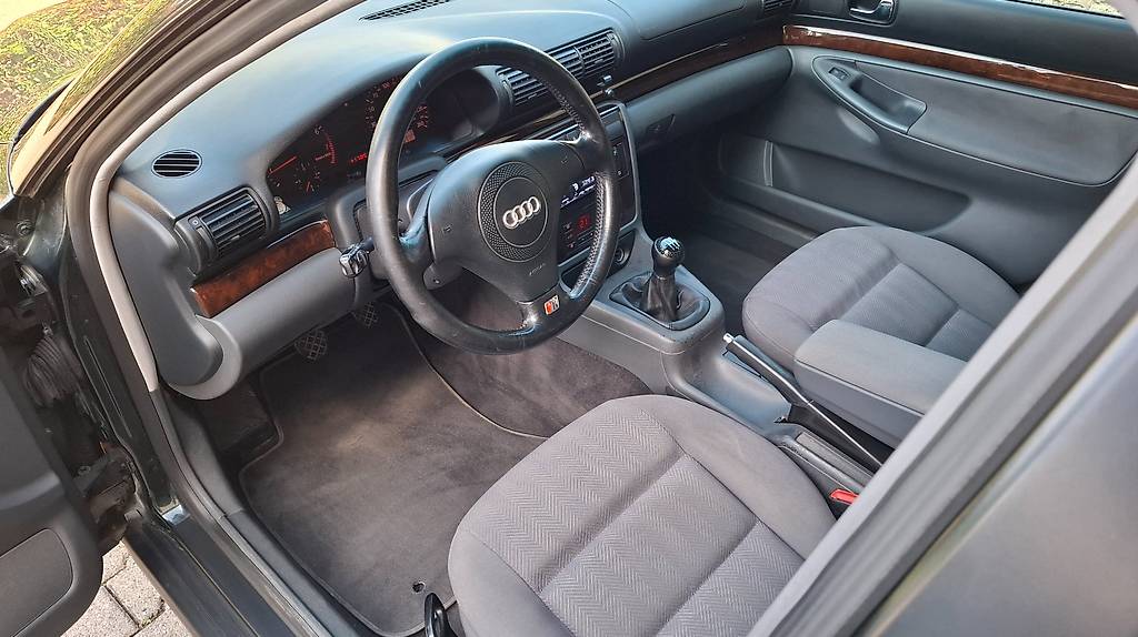 AUDI A4-image-2