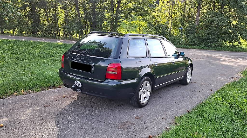 AUDI A4-image-1