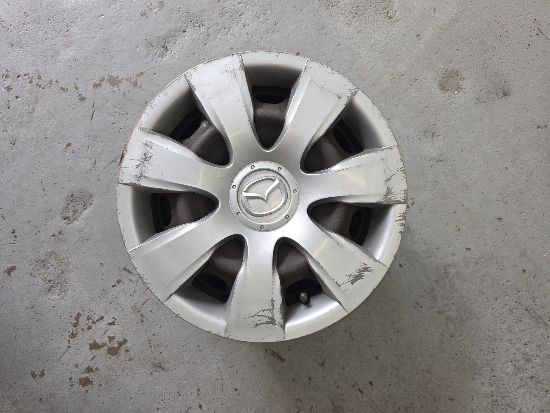 MAZDA 2 1.3i 16V Red-image-6