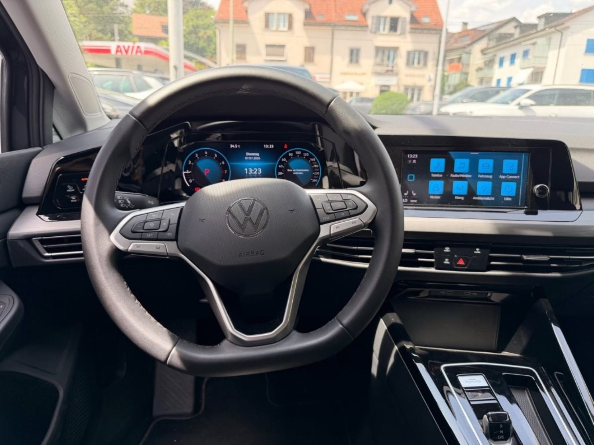 VW Golf 2.0 TSI 190PS DSG STYLE-image-8