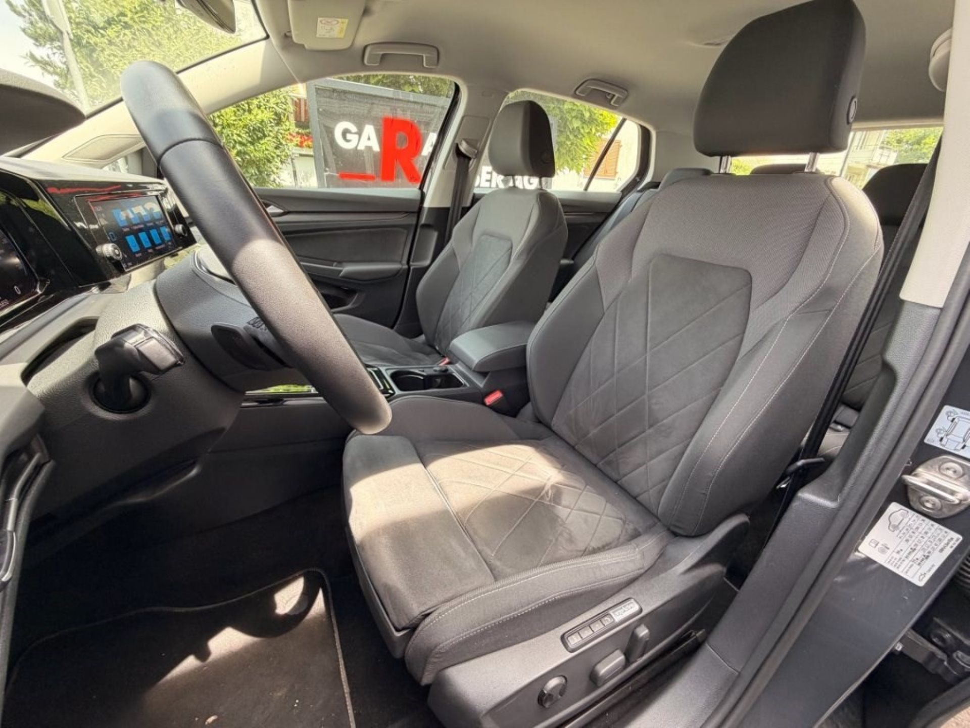 VW Golf 2.0 TSI 190PS DSG STYLE-image-7
