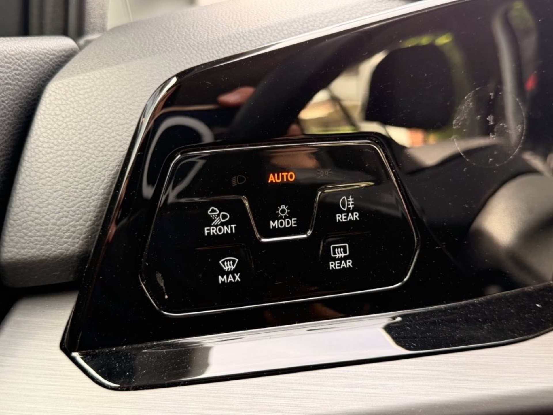 VW Golf 2.0 TSI 190PS DSG STYLE-image-19