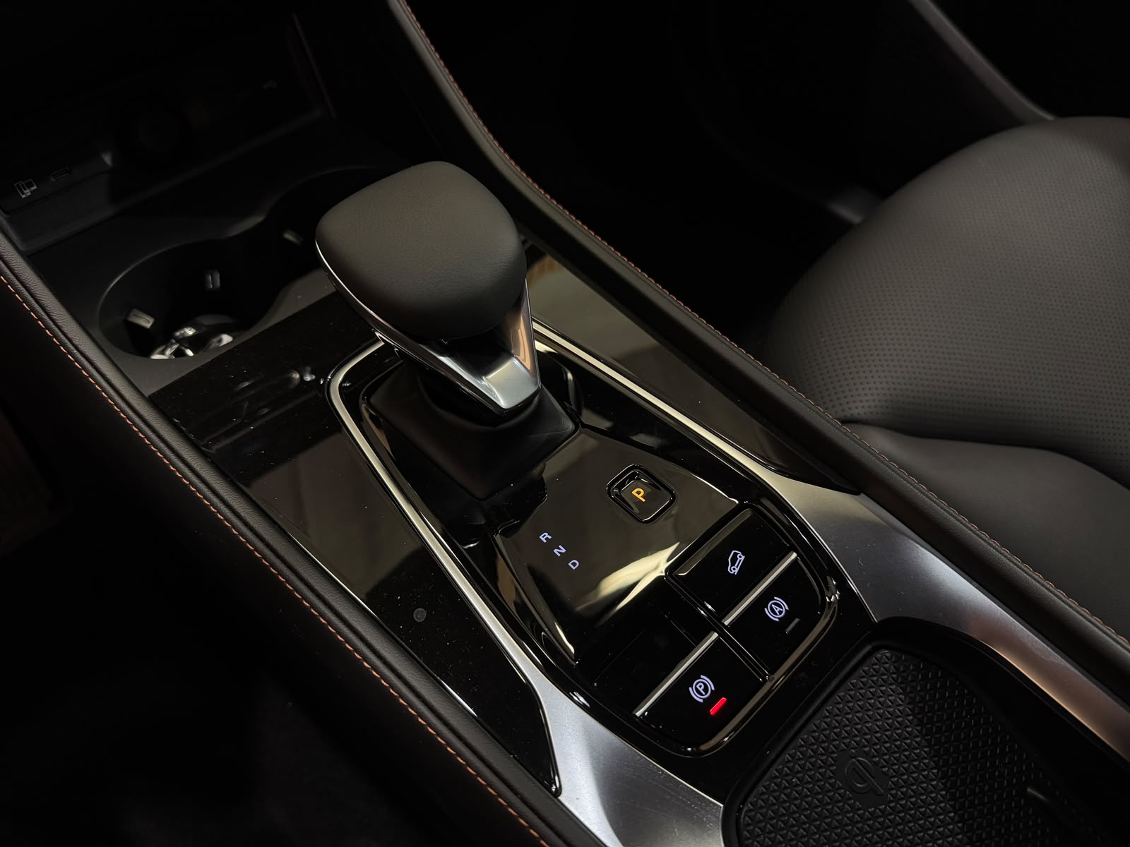 MG HS 1.5 Vollhybrid Luxury-image-14