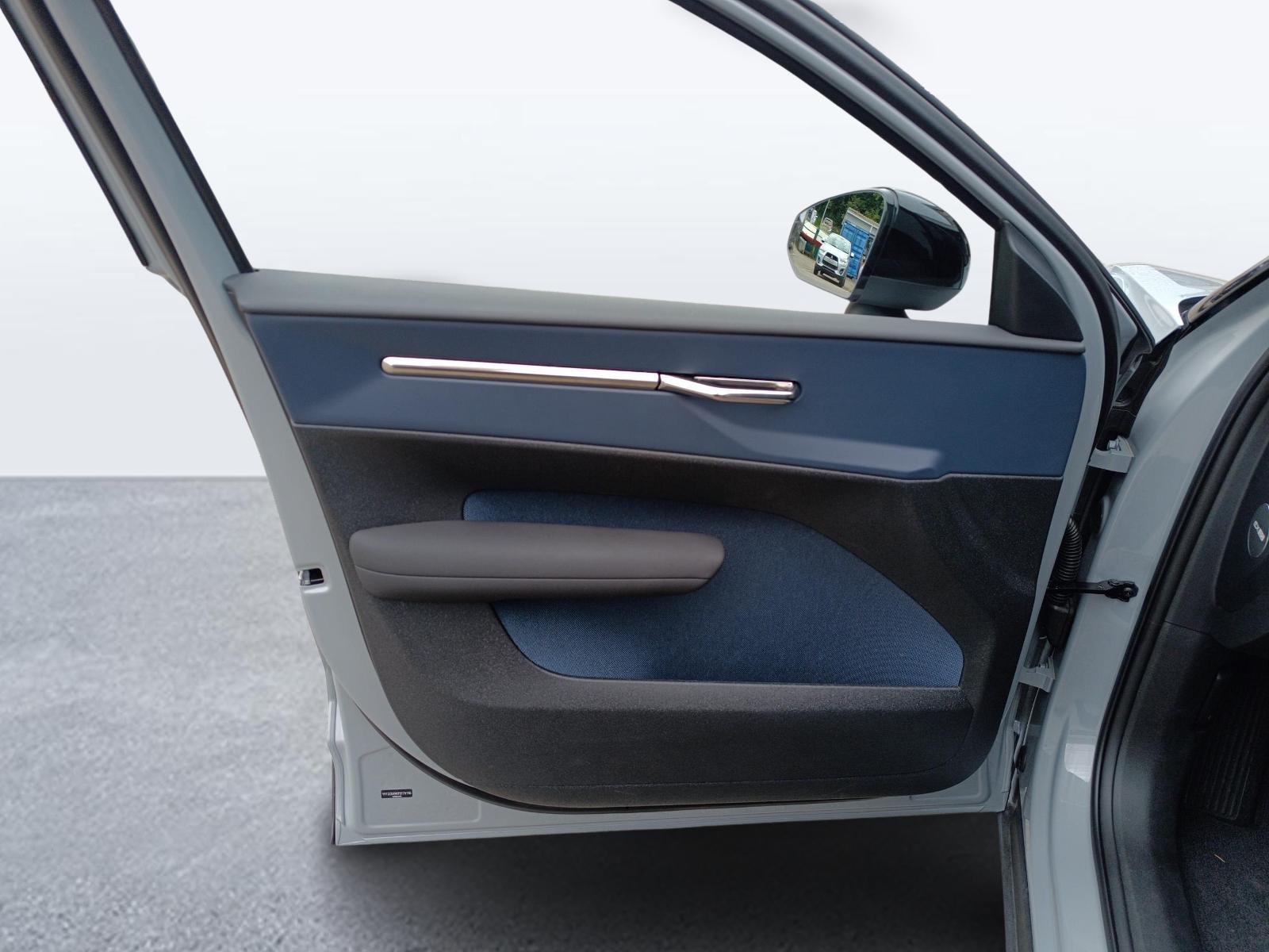 VOLVO EX30 E60 Twin Ultra Performance AWD-image-13