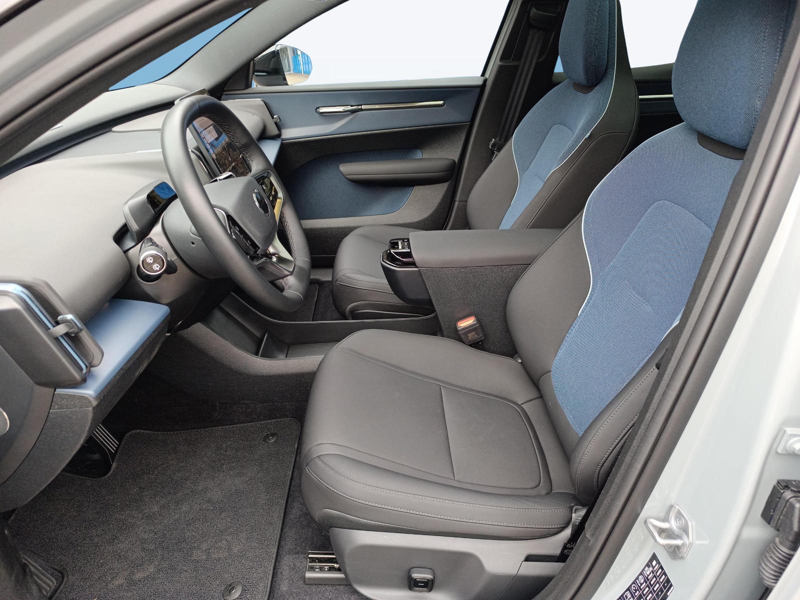 VOLVO EX30 E60 Twin Ultra Performance AWD-image-9