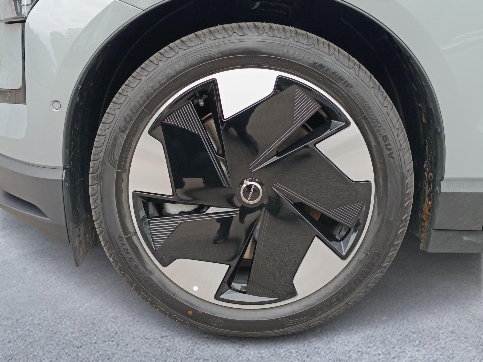 VOLVO EX30 E60 Twin Ultra Performance AWD-image-12