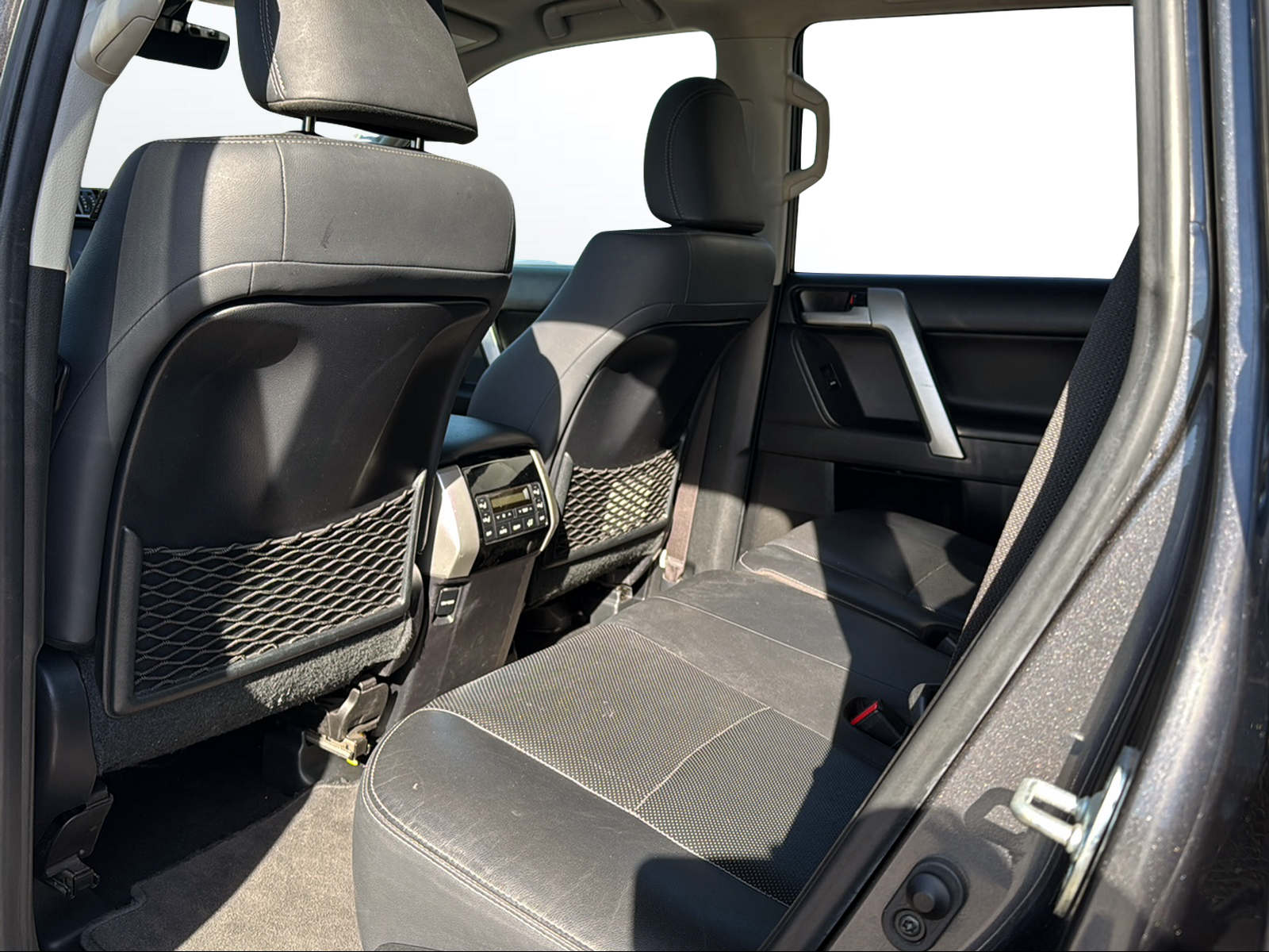 TOYOTA Land Cruiser 2.8TD Style Automatic-image-8