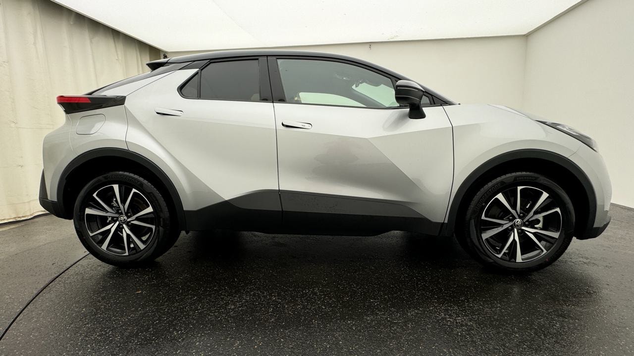 TOYOTA C-HR 2.0 PHEV CVT Style-image-1
