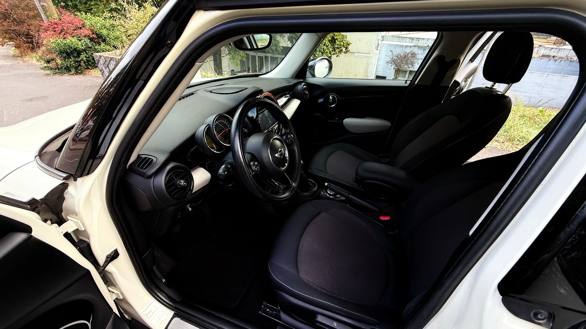 MINI Cooper-image-9