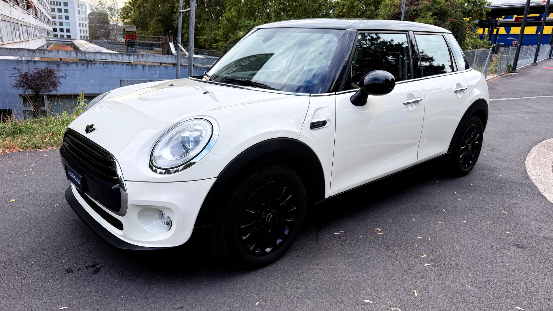 MINI Cooper-image-1