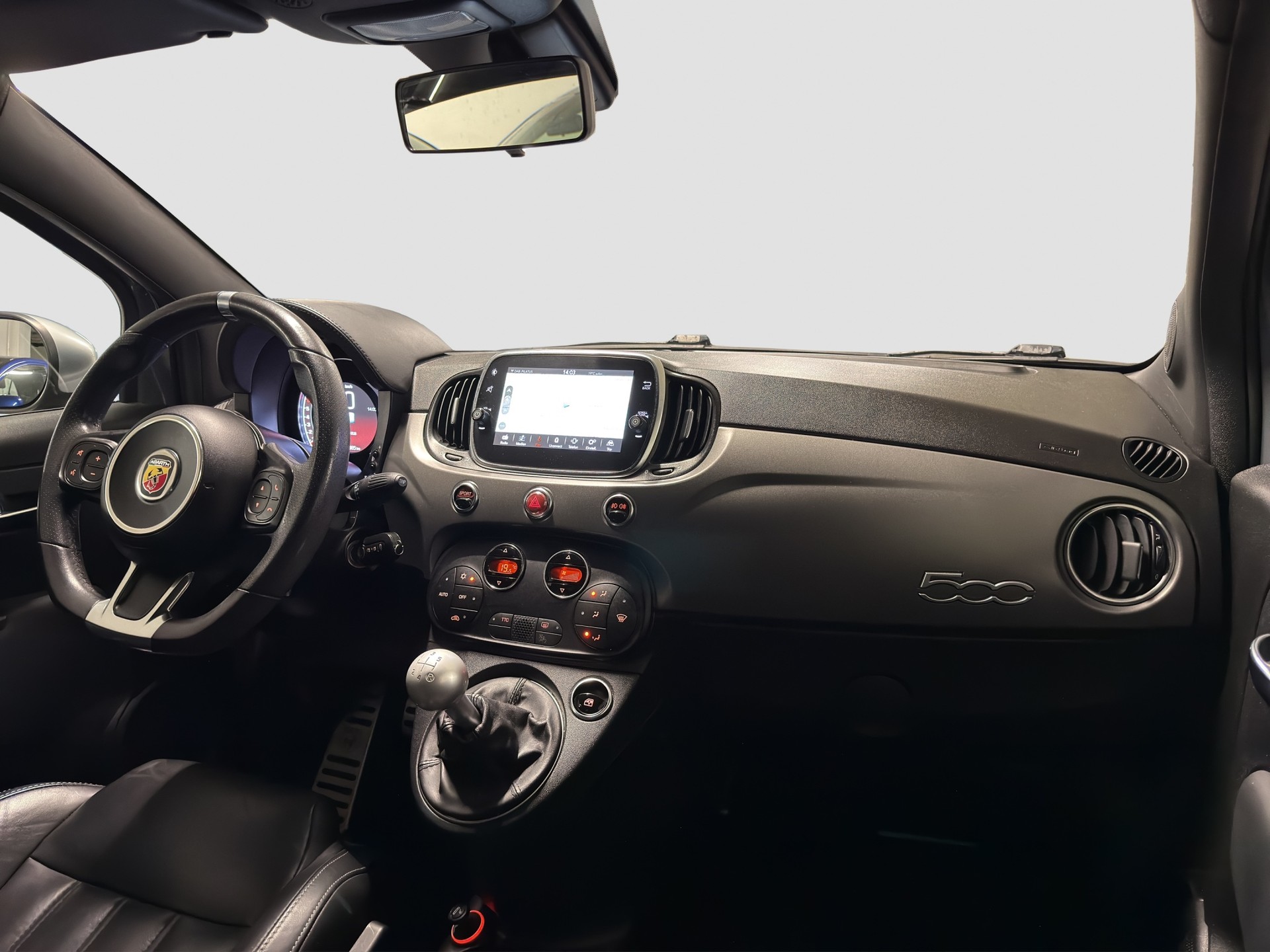 FIAT 595 C Abarth 1.4 T-Jet 165 Turismo-image-13