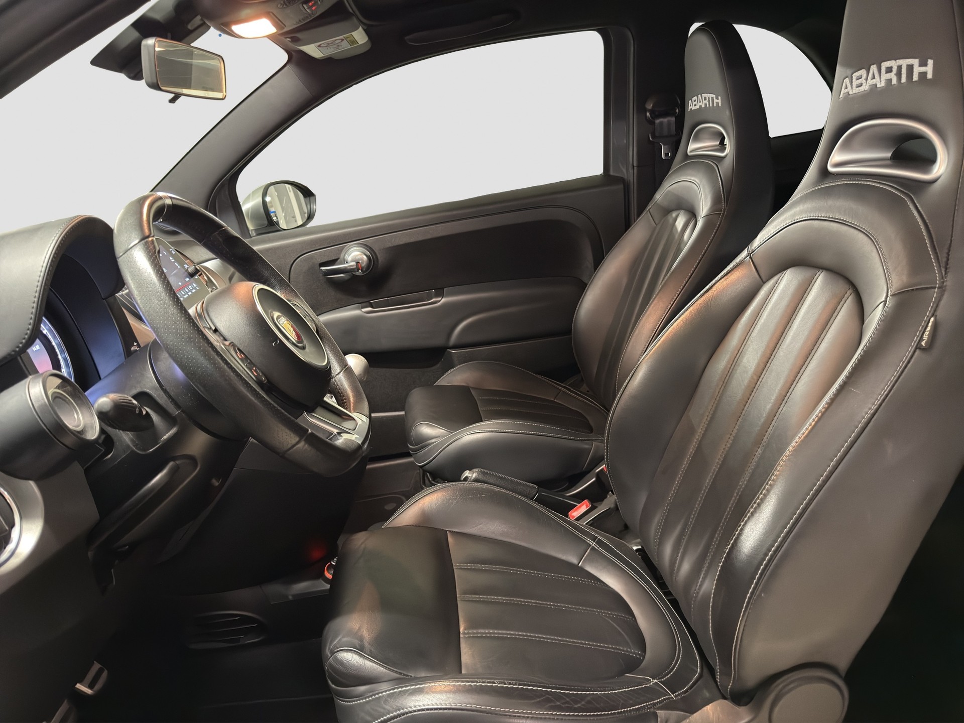 FIAT 595 C Abarth 1.4 T-Jet 165 Turismo-image-8