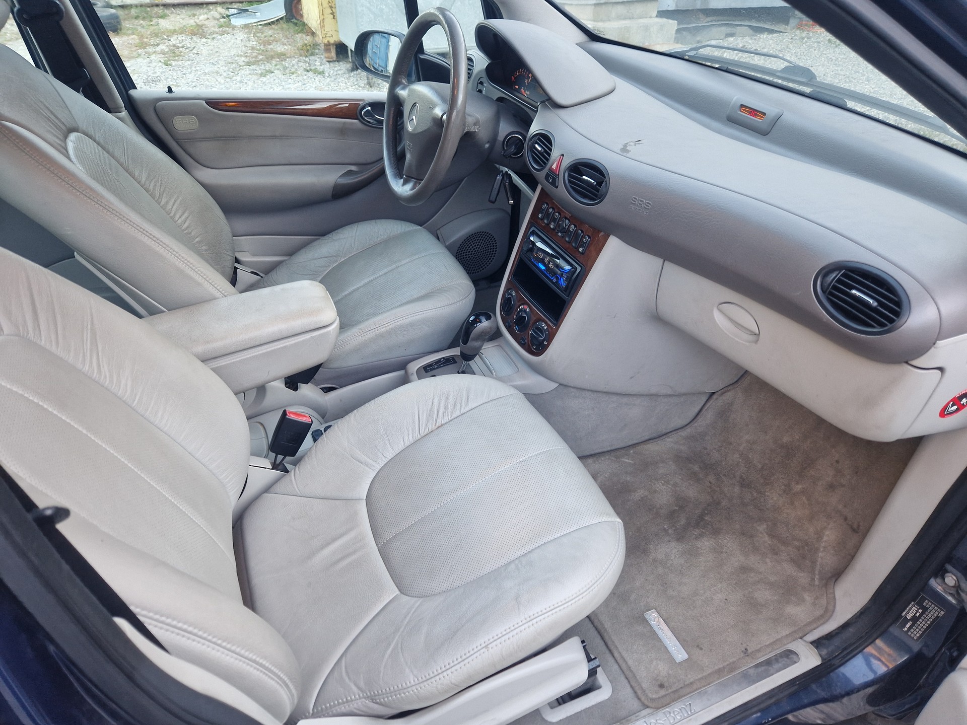 MERCEDES-BENZ Elegance-image-13