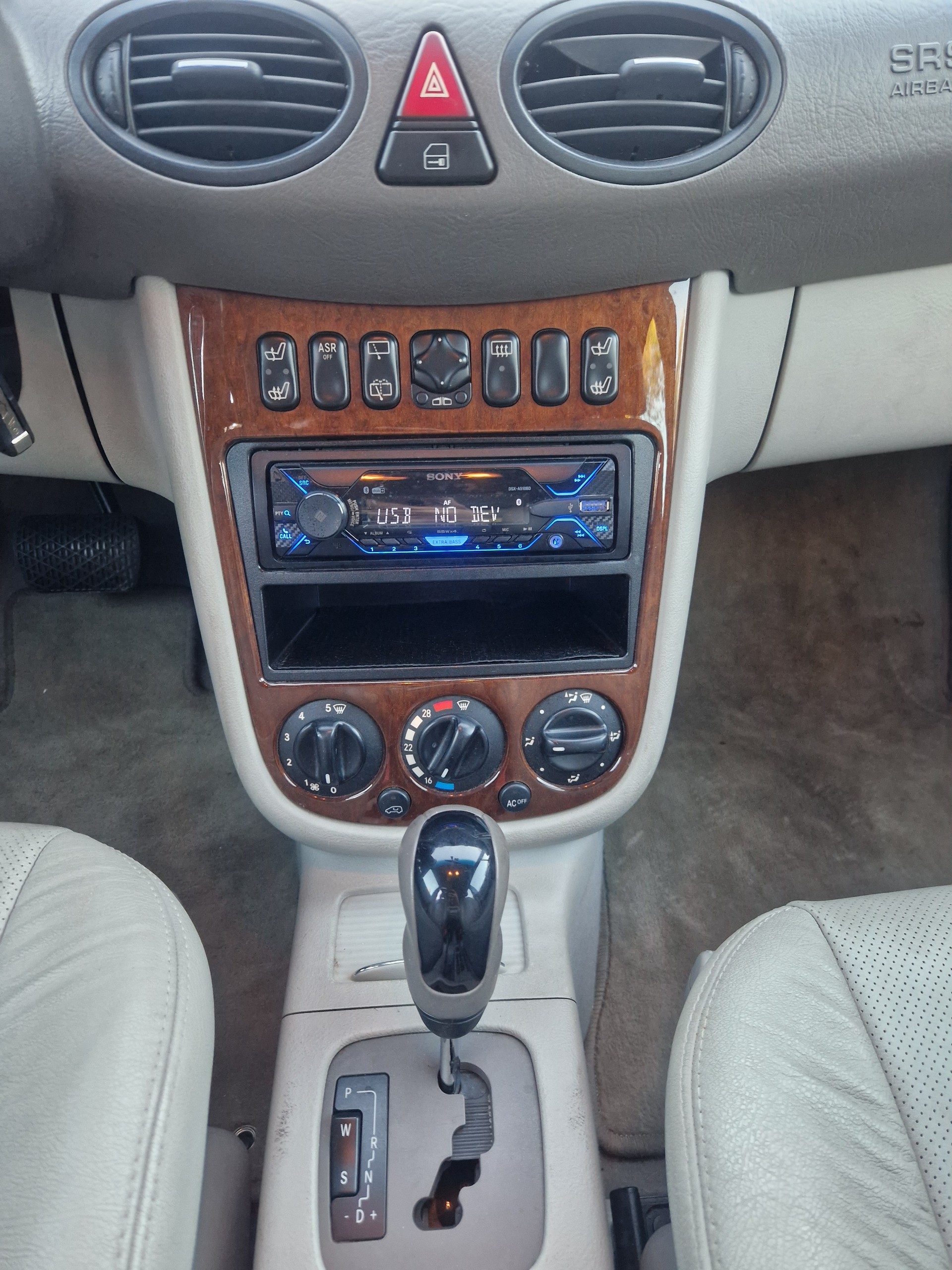 MERCEDES-BENZ Elegance-image-10