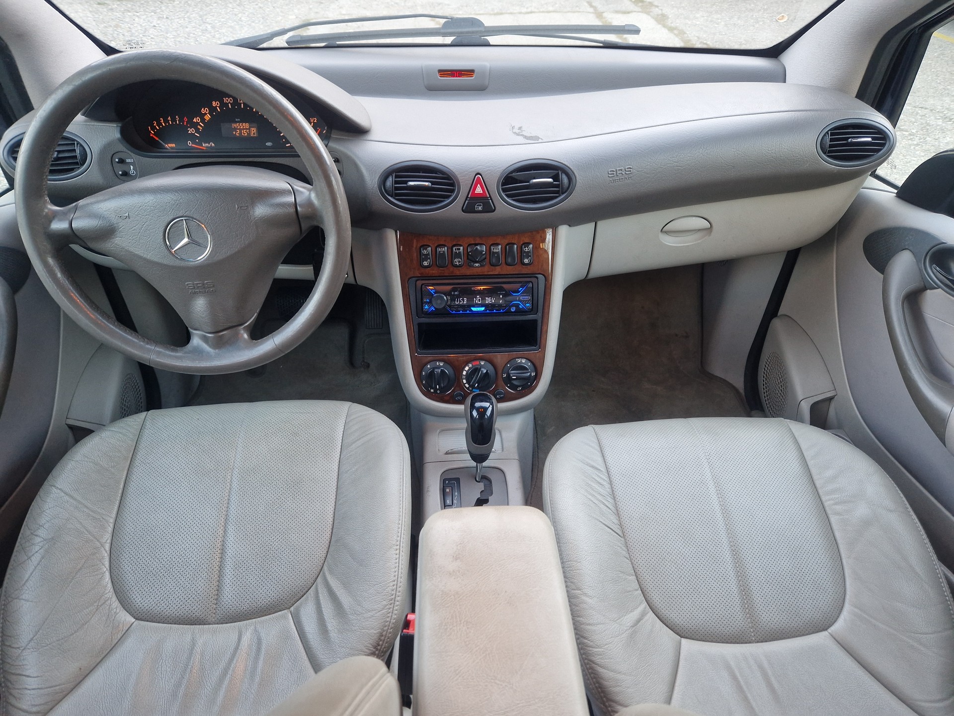 MERCEDES-BENZ Elegance-image-9