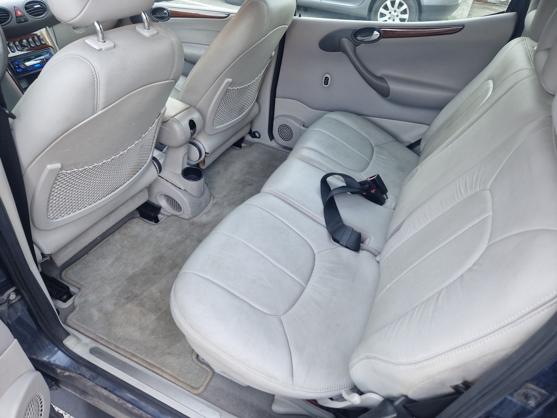 MERCEDES-BENZ Elegance-image-8