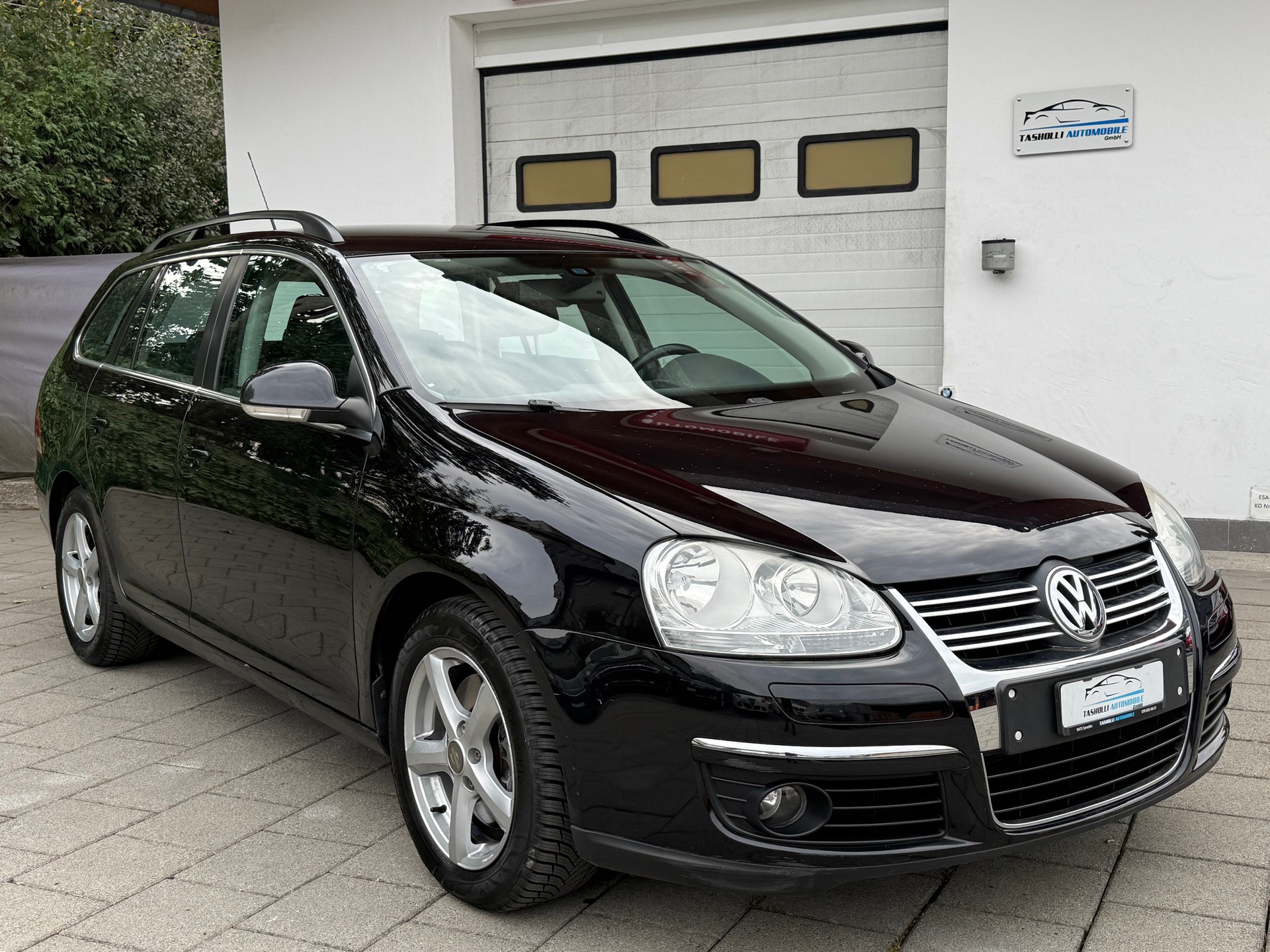 VW Golf Variant 1.9 TDI Trendline 4Motion-image-1