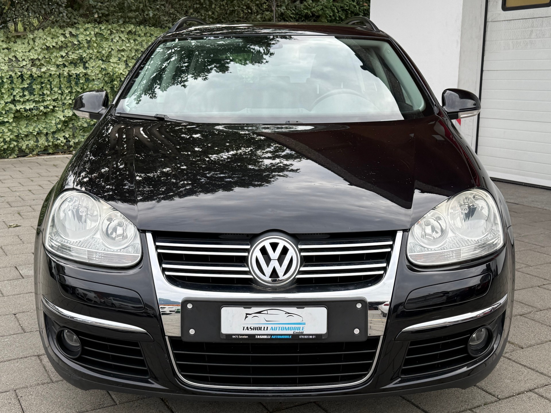 VW Golf Variant 1.9 TDI Trendline 4Motion-image-2