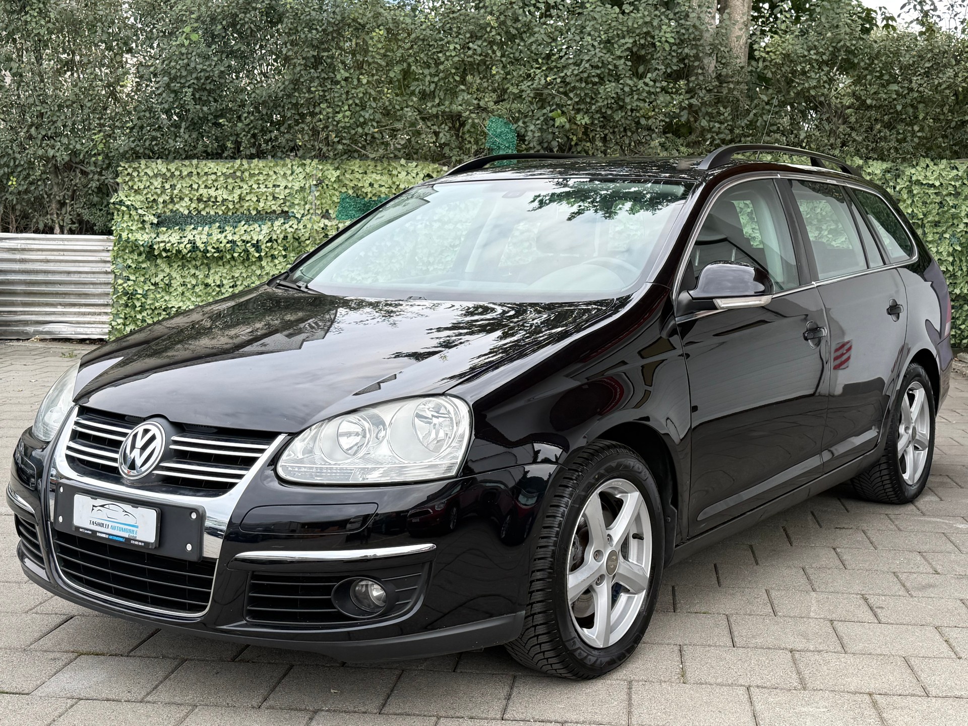 VW Golf Variant 1.9 TDI Trendline 4Motion-image-3