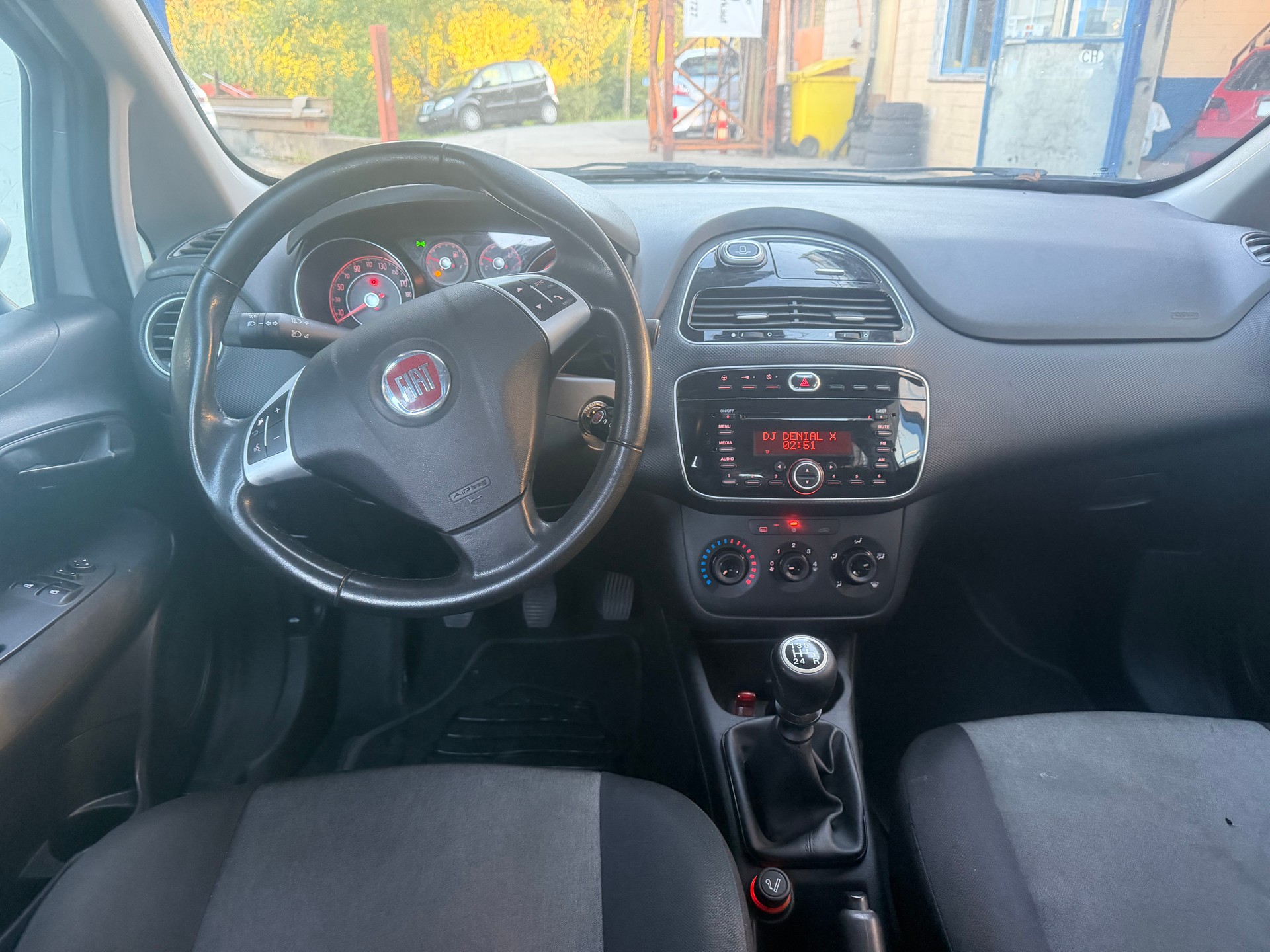 FIAT Punto 1.4 Lounge-image-1