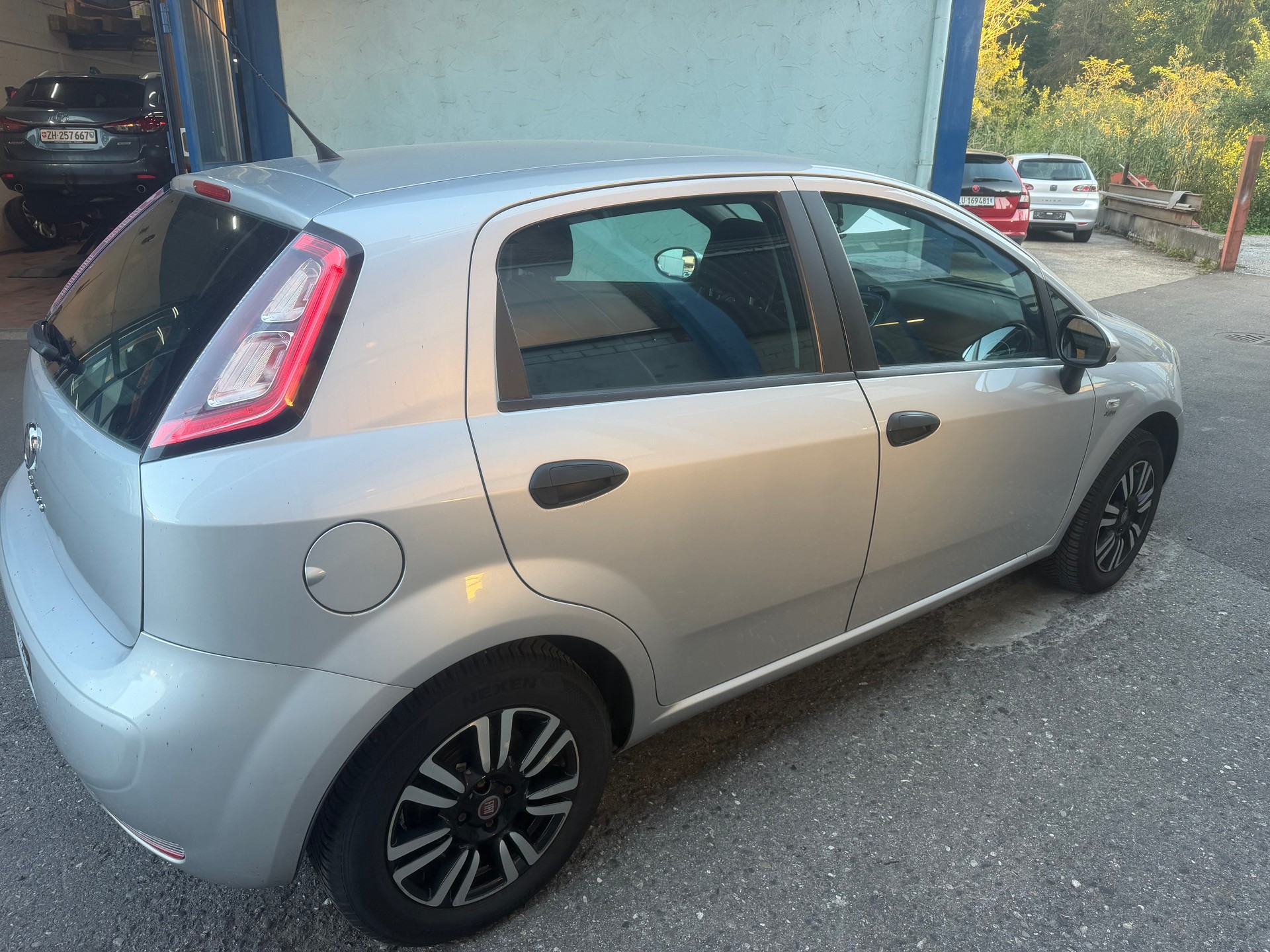 FIAT Punto 1.4 Lounge-image-2