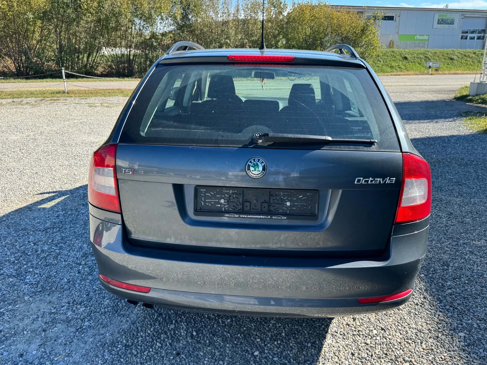 SKODA Octavia Combi 1.8 TSI Laurin & Klement DSG-image-10