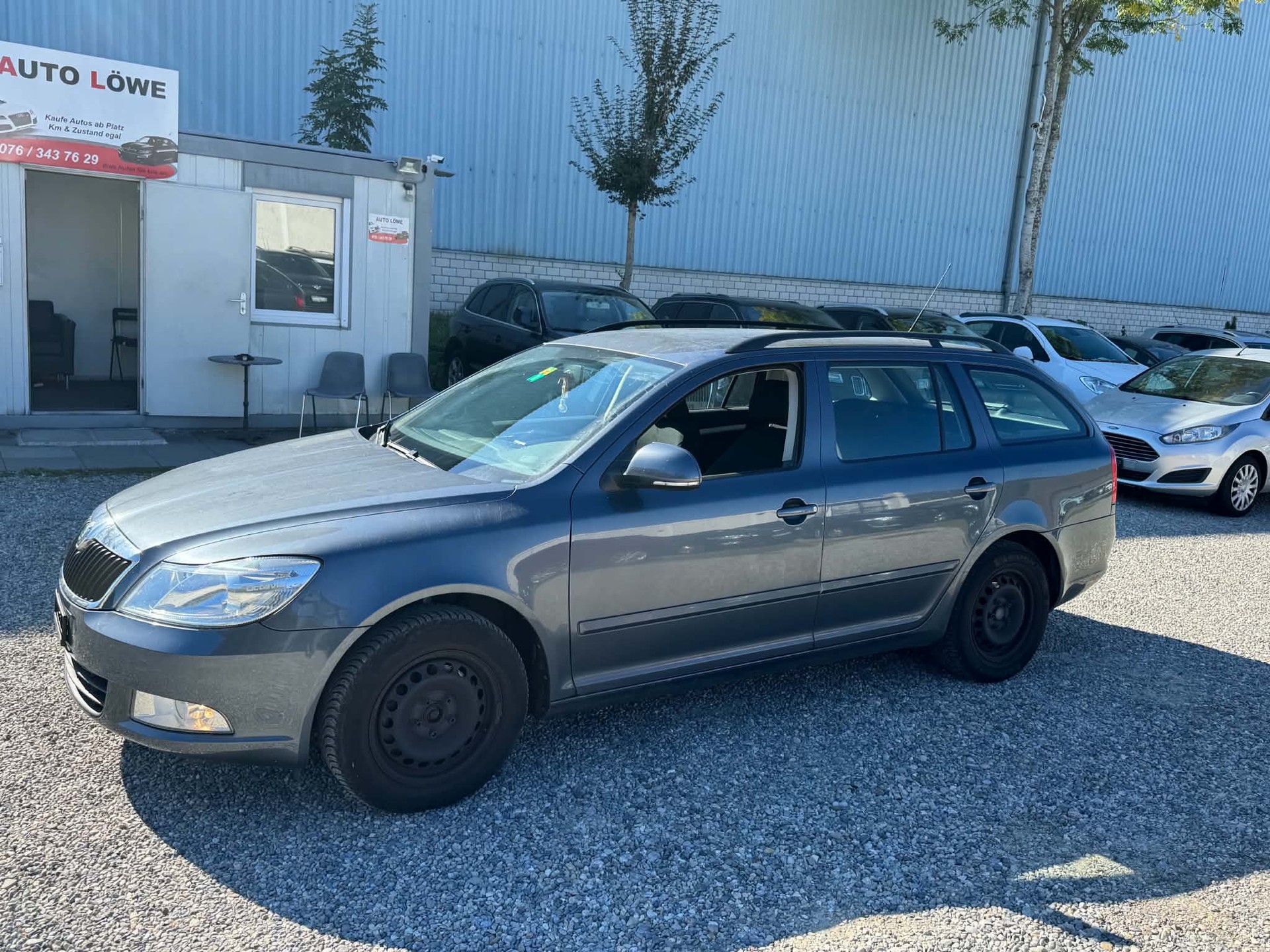 SKODA Octavia Combi 1.8 TSI Laurin & Klement DSG-image-0