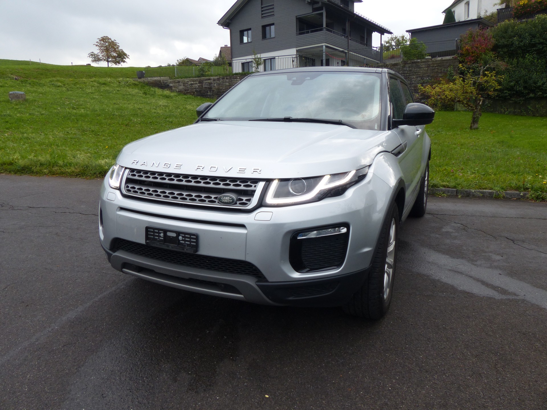 LAND ROVER Range Rover Evoque 2.0 TD4 SE-showroom-element-2