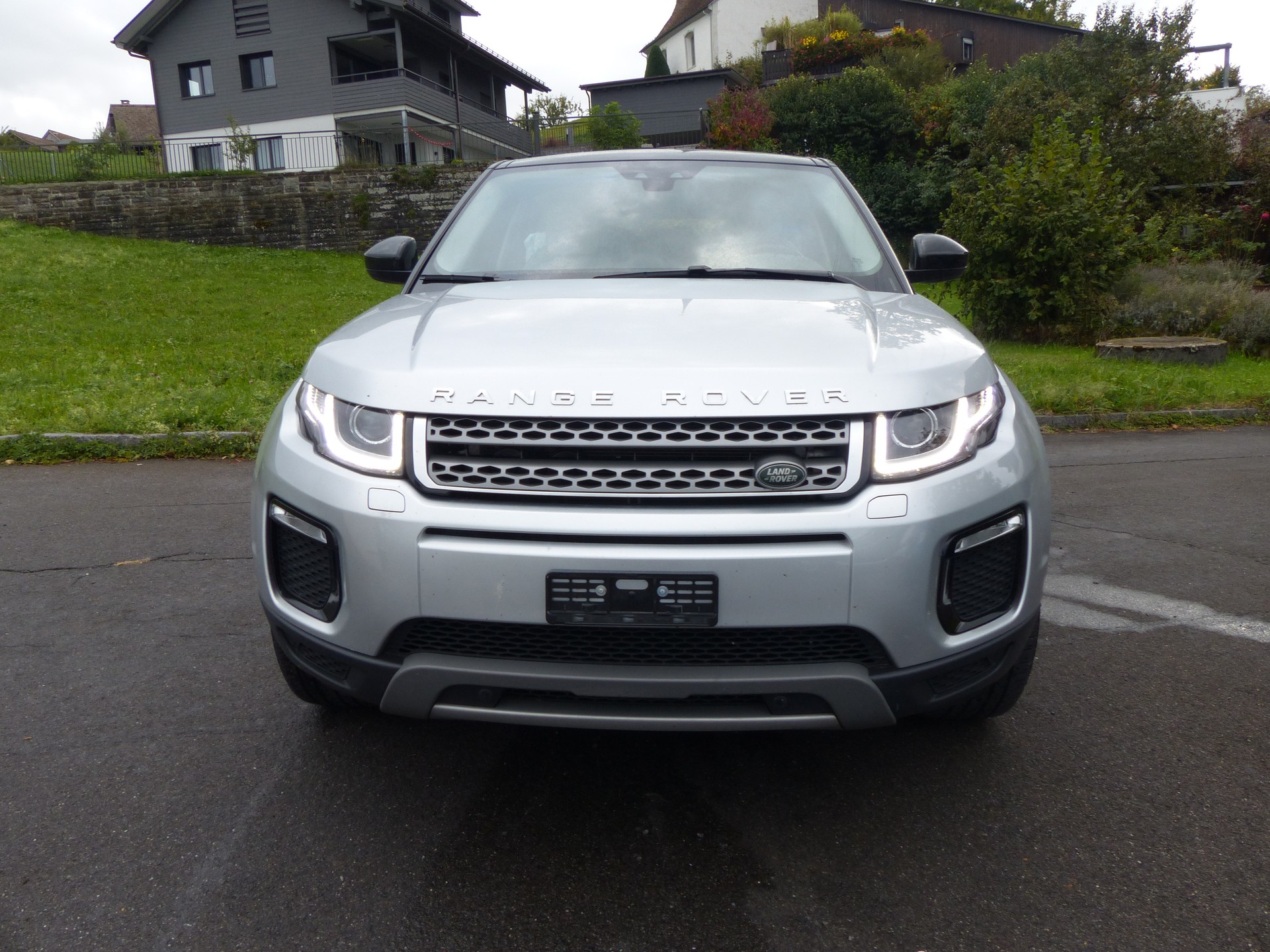 LAND ROVER Range Rover Evoque 2.0 TD4 SE-showroom-element-1