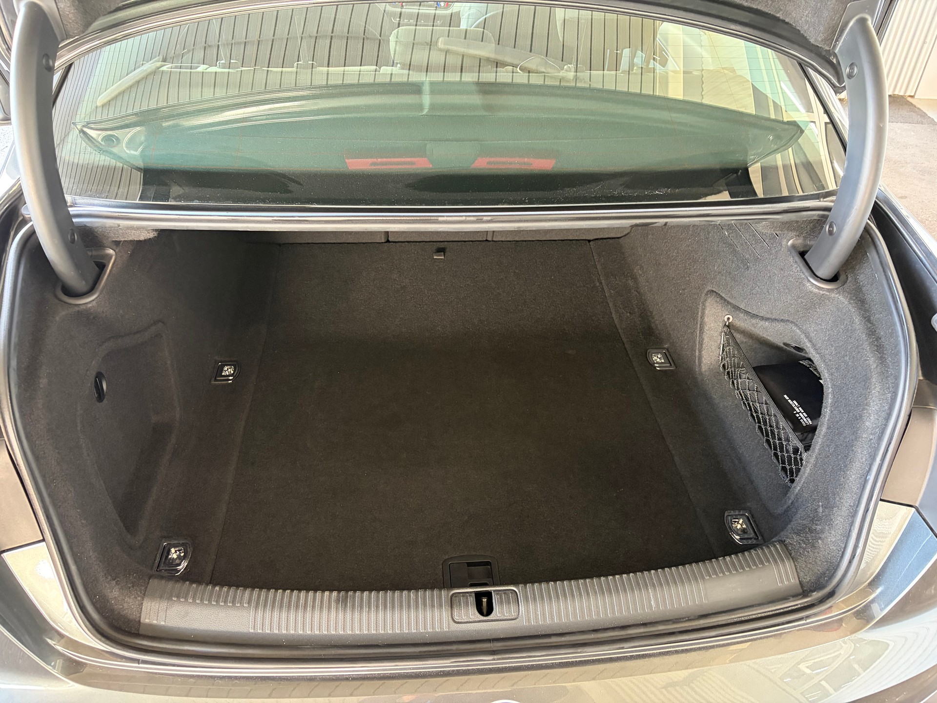 AUDI A4 Limousine 40 TFSI S line S-tronic-image-8