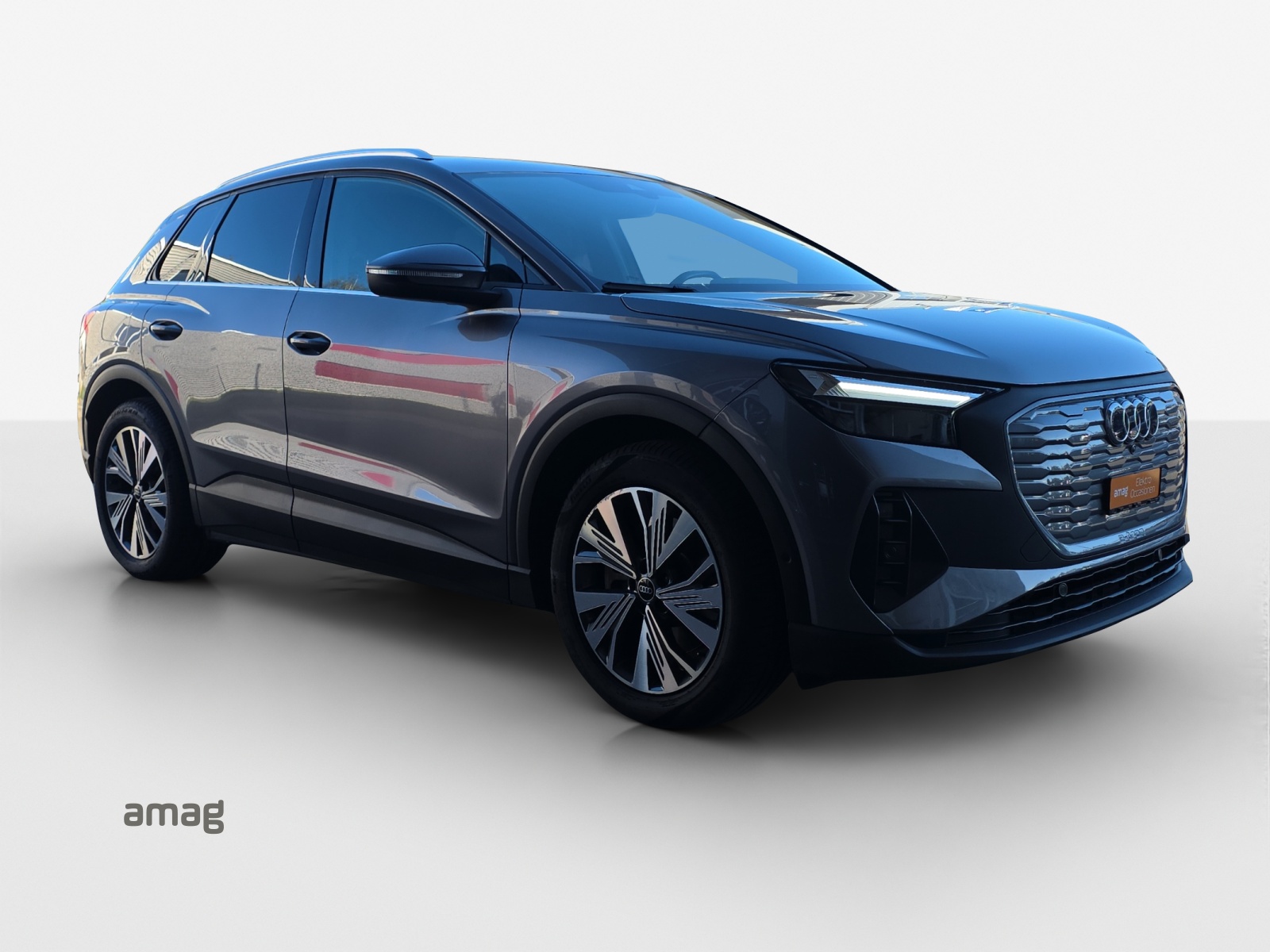 AUDI Q4 e-tron 45 quattro-image-5