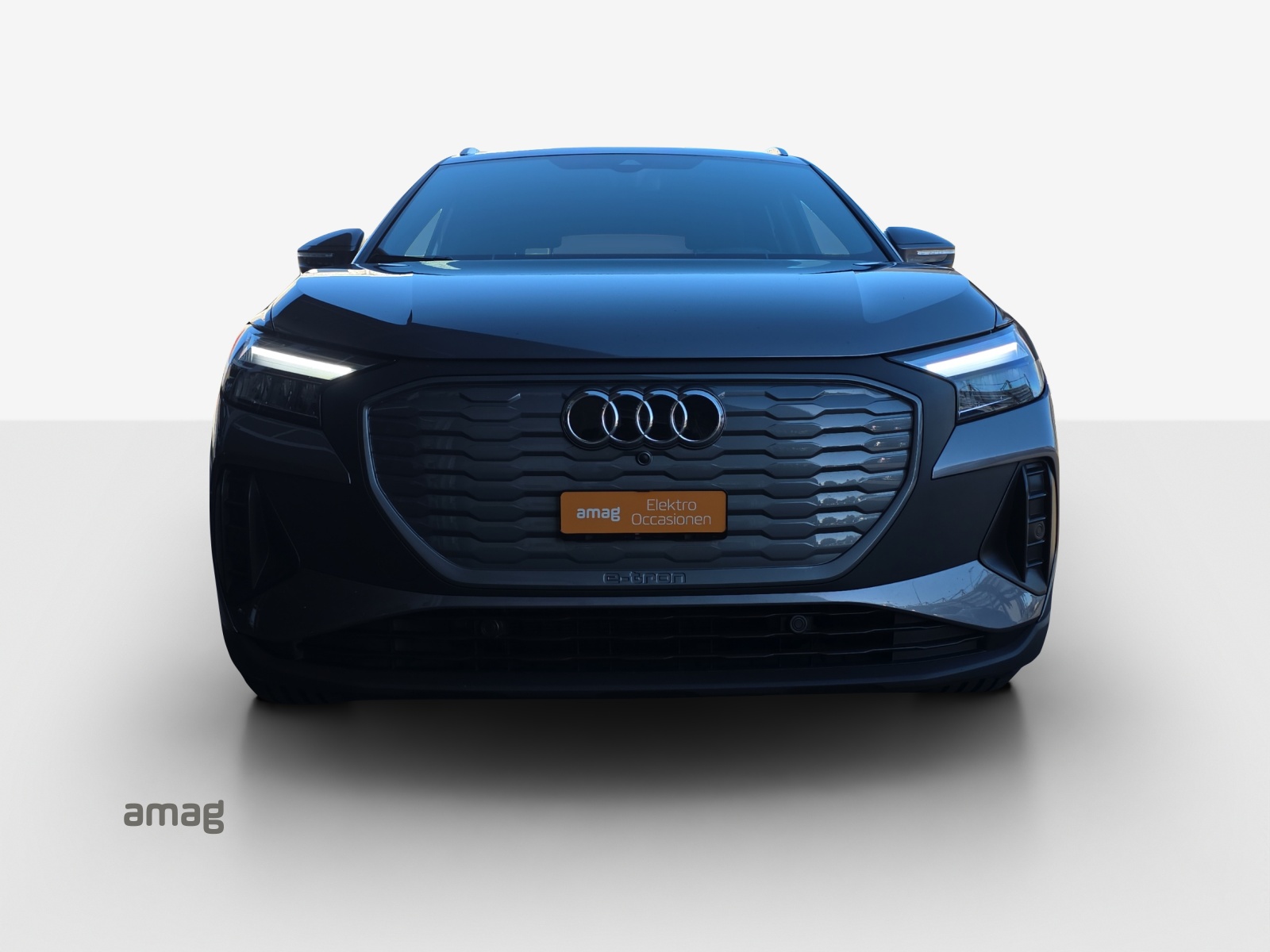 AUDI Q4 e-tron 45 quattro-image-6