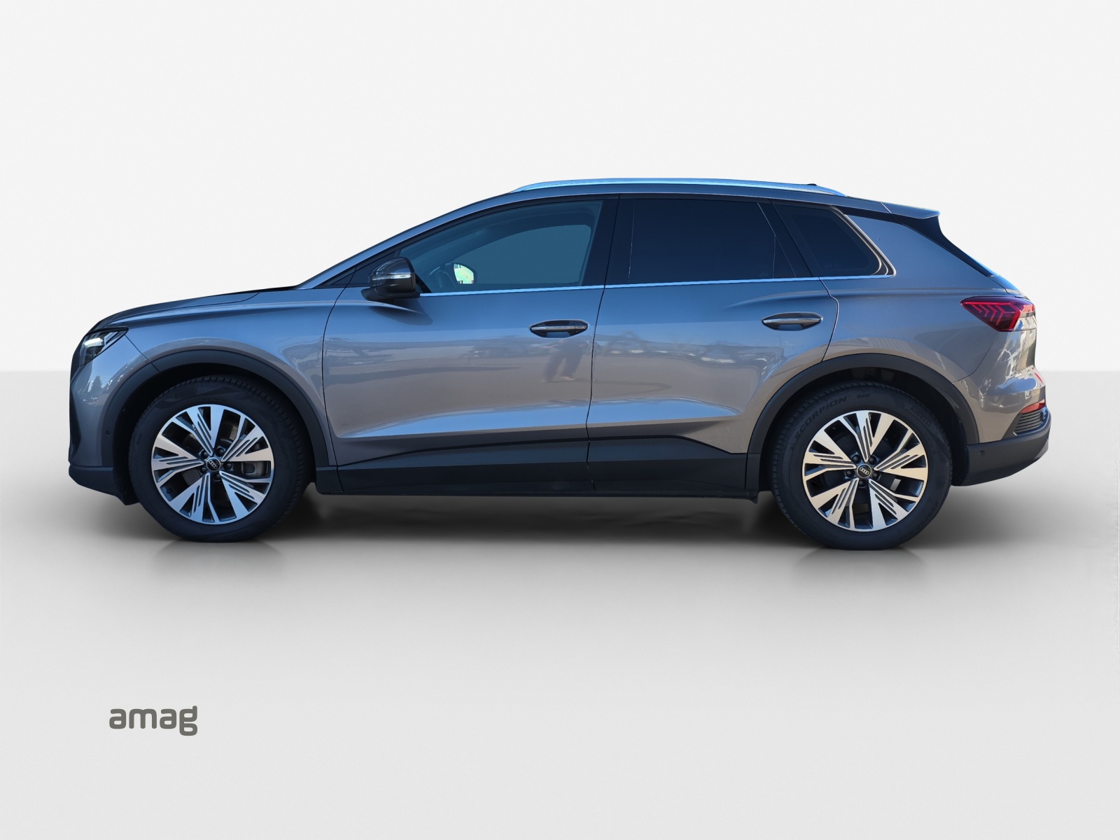 AUDI Q4 e-tron 45 quattro-image-1