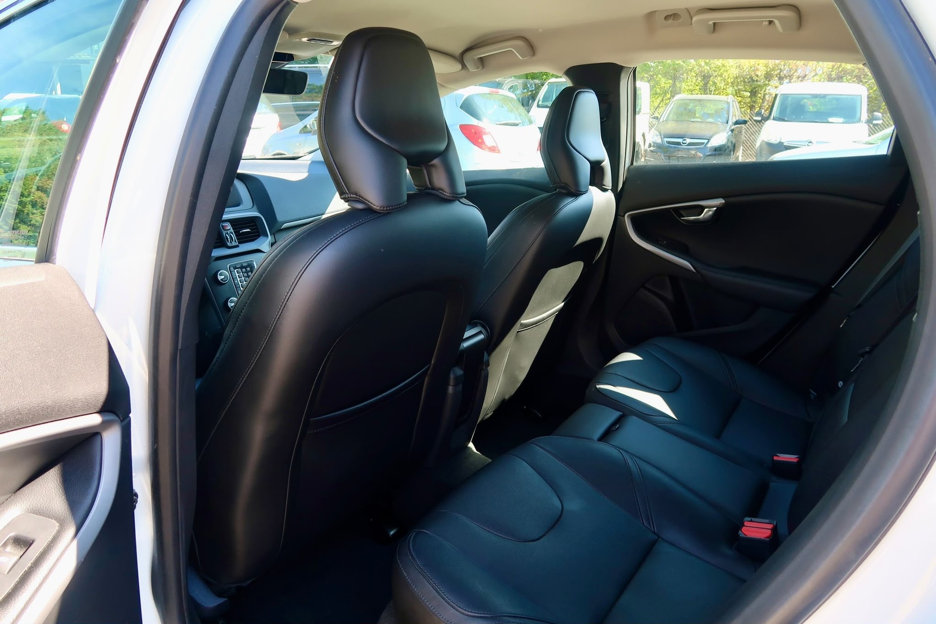 VOLVO V40 T4 Summum Powershift ⭐⭐⭐-image-9