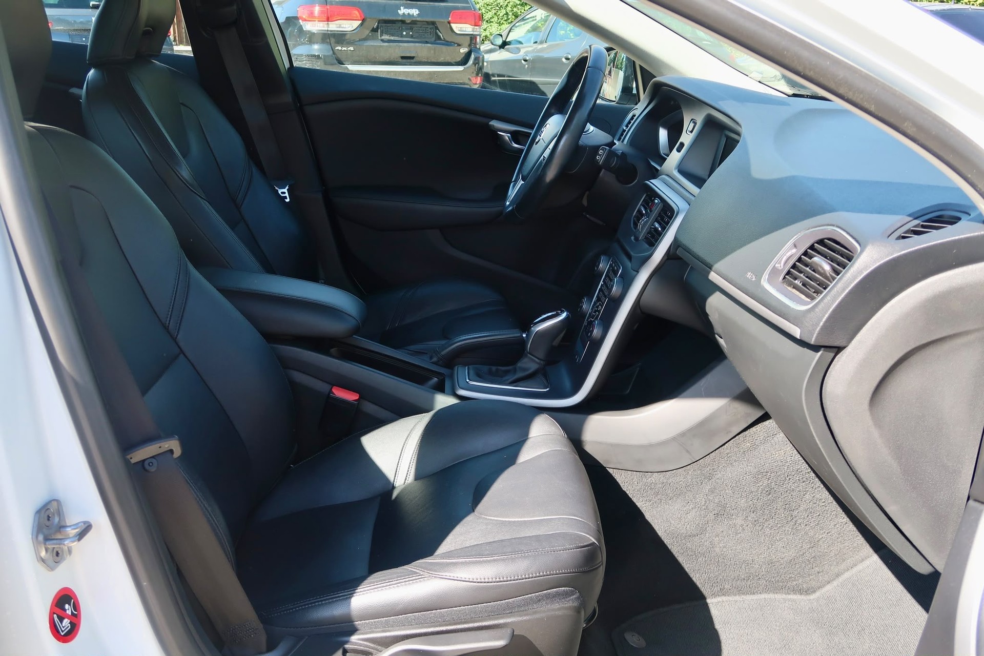 VOLVO V40 T4 Summum Powershift ⭐⭐⭐-image-7