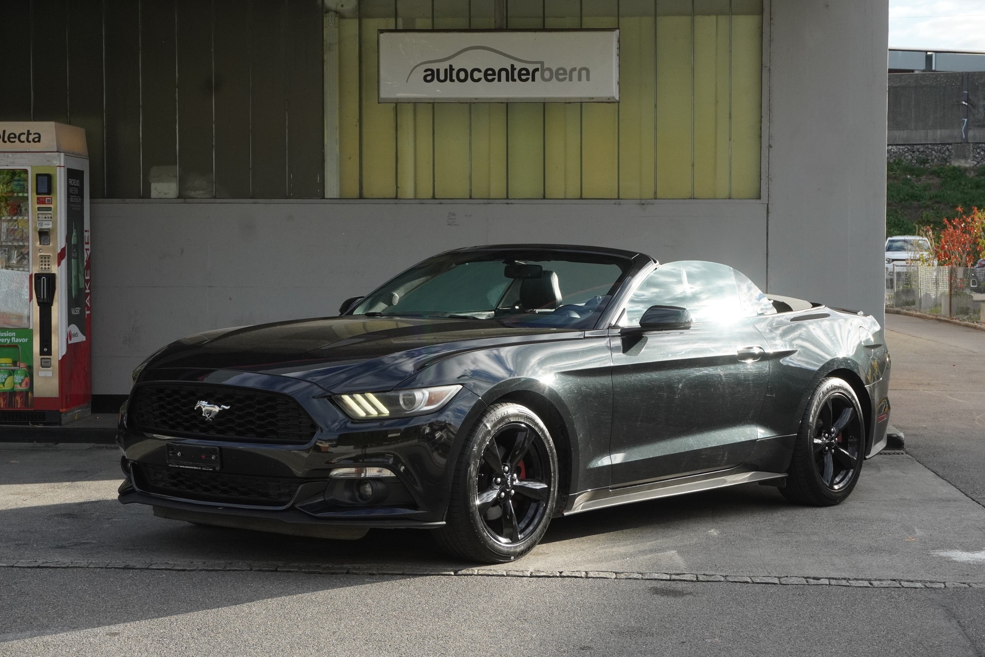 FORD Mustang Convertible 2.3 Automat-image-0