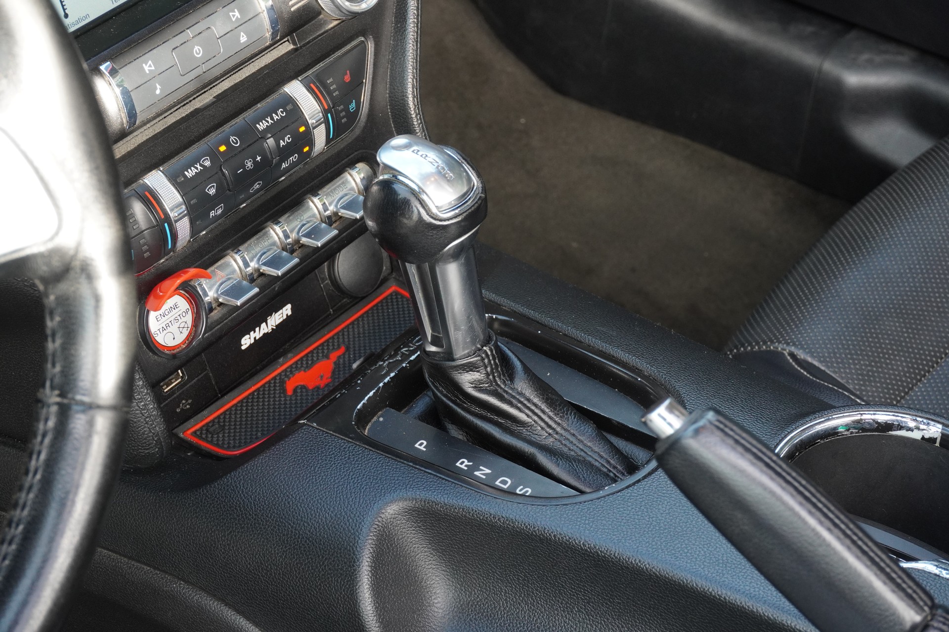 FORD Mustang Convertible 2.3 Automat-image-11