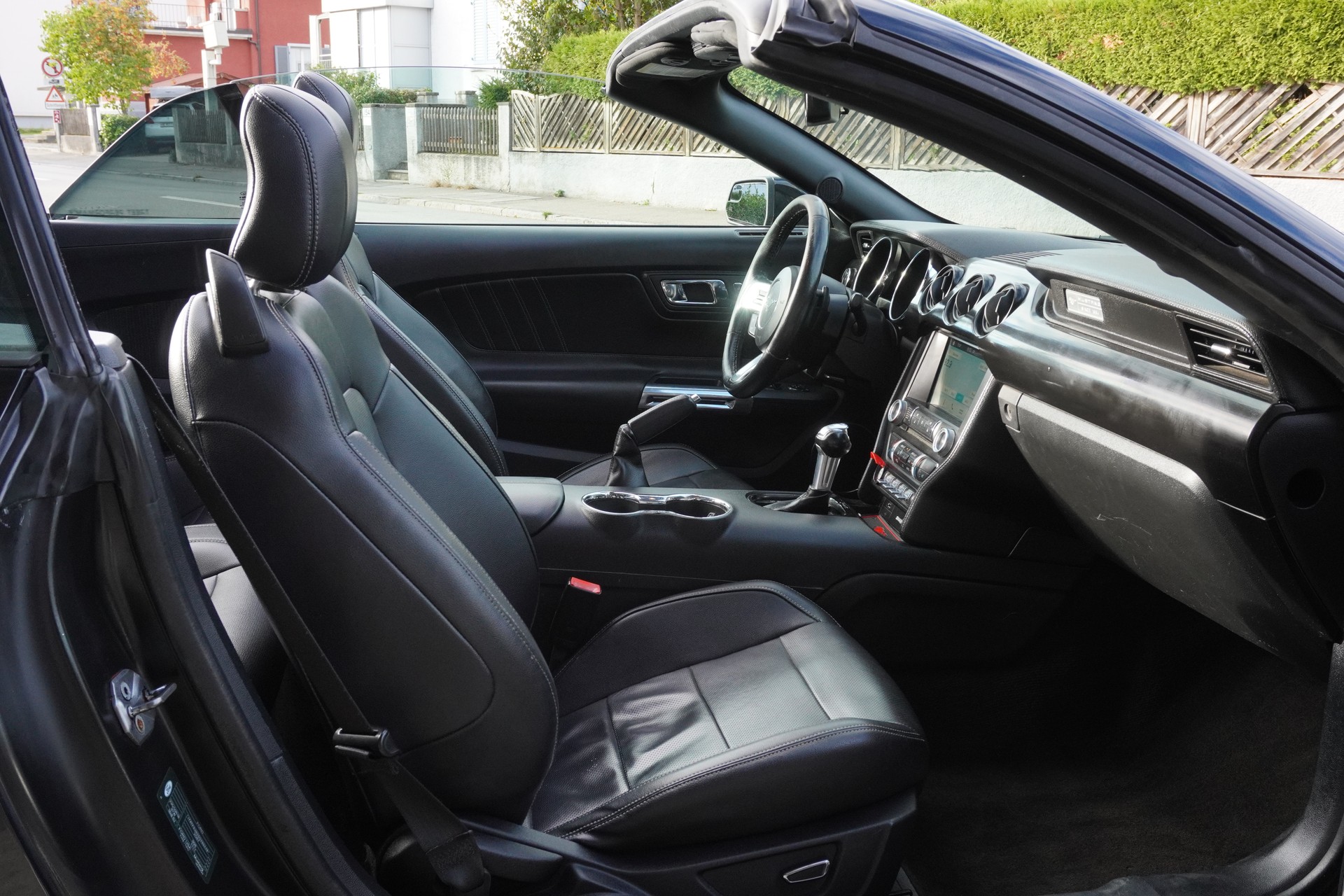 FORD Mustang Convertible 2.3 Automat-image-13