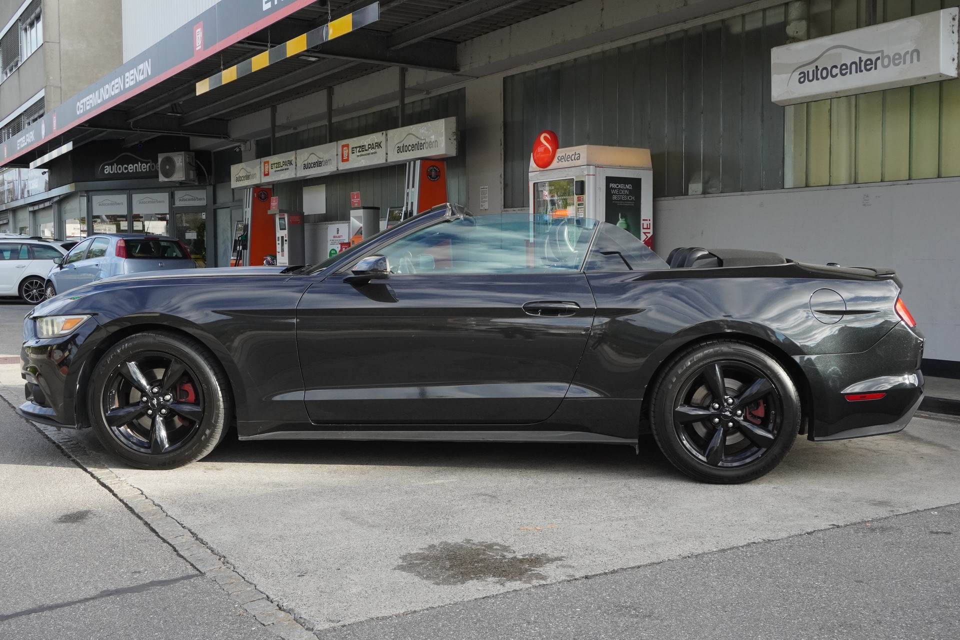 FORD Mustang Convertible 2.3 Automat-image-6