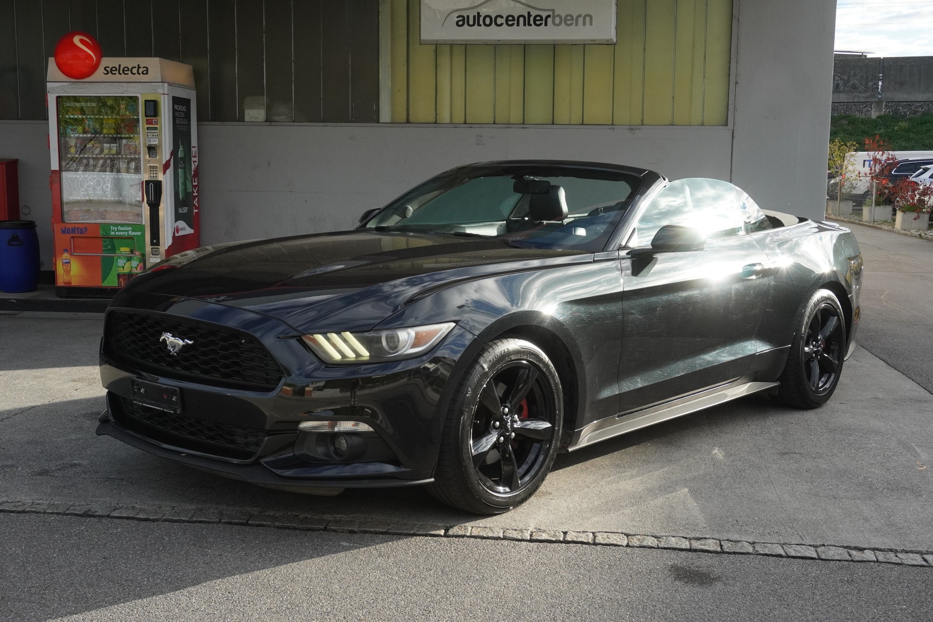 FORD Mustang Convertible 2.3 Automat-image-1